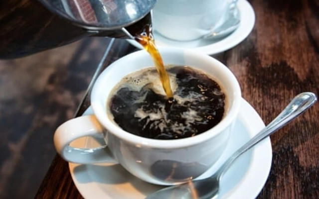 Đây là thời điểm tốt nhất để uống tách cà phê đầu tiên trong ngày: Chớ uống sớm hơn kẻo hại thân