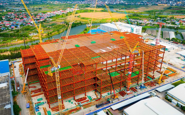 Toàn cảnh công trường xây dựng nhà máy 1 tỷ USD, dùng lượng thép gấp đôi cầu Long Biên của LG tại Hải Phòng