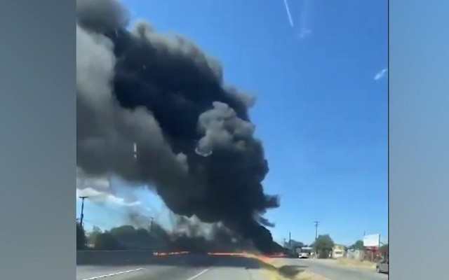 Video khoảnh khắc máy bay rơi trên đường cao tốc ở Chile