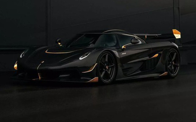 Đại gia bất động sản chơi siêu xe Koenigsegg khác người: Rắc bột vàng lên khắp vỏ carbon, mạ vàng 24k nhiều chi tiết ngoại thất