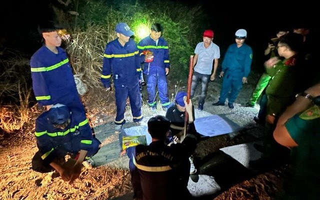Khánh Hòa: Giải cứu hai du khách mắc kẹt trên núi Cô Tiên