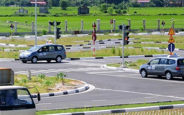 Bắt nguyên giám đốc trung tâm đào tạo, sát hạch lái xe ở Lào Cai