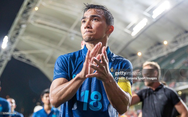 Tuyển Thái Lan chốt danh sách dự Asian Cup: 2 ngôi sao bị gạch tên, 5 cầu thủ thi đấu tại nước ngoài góp mặt