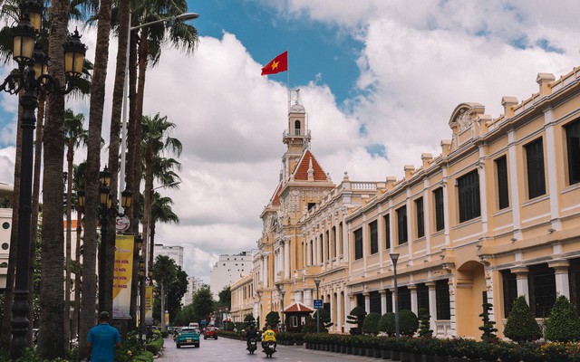 Kinh tế Việt Nam 2024: Chuyên gia nước ngoài nêu 3 chữ quan trọng - có thể tăng trưởng nhanh hơn láng giềng