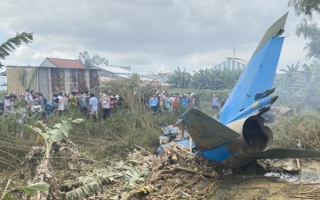 Cận cảnh máy bay huấn luyện rơi ở Quảng Nam
