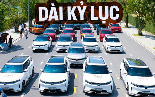 Đưa 333 xe VinFast VF 9 vượt hơn 100km đi 'xếp hình', trưởng nhóm chia sẻ: 'Đoàn quá dài, Usain Bolt chạy vội cũng phải mất 5 phút'
