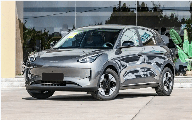 Hãng ô tô vừa vào Việt Nam ra mắt xe điện đi 410km/sạc, ngang cỡ Toyota Raize giá chưa đến 250 triệu đồng