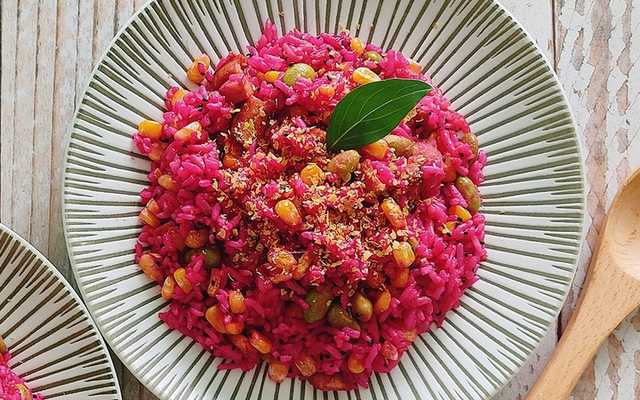 Cách làm cơm rang thanh long vừa lạ vừa ngon