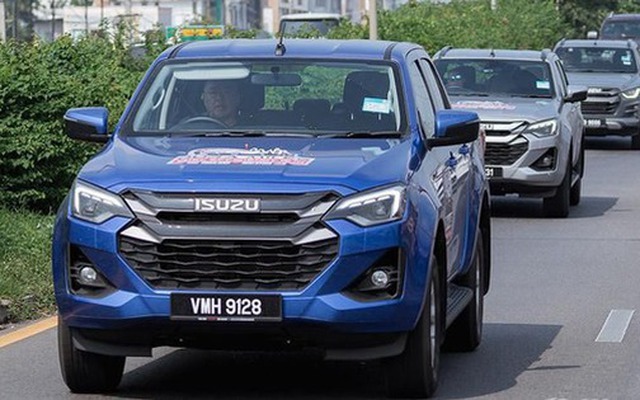 Tiết kiệm như Isuzu D-Max: Một bình dầu chạy được 2.000km