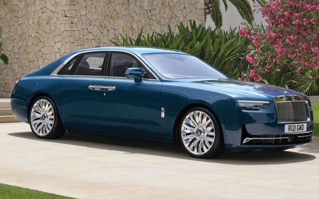 Rolls-Royce Ghost 2025 ra mắt: Thiết kế sửa nhẹ, nội thất lột xác với công nghệ đỉnh cao từ BMW