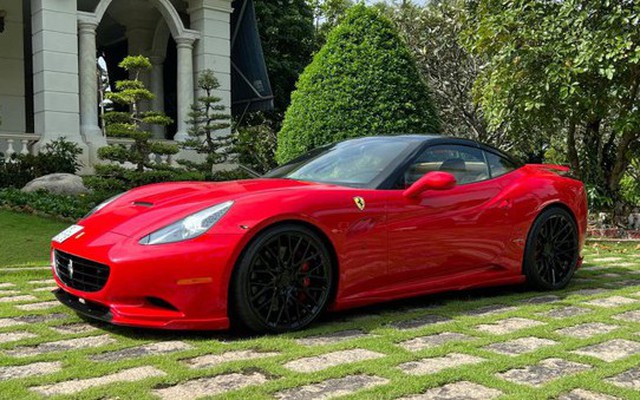 Siêu xe hàng hiếm Ferrari California được rao bán hơn 7 tỷ đồng