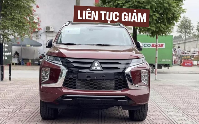 Mitsubishi Pajero Sport giảm giá mạnh tại đại lý: Bản 'base' còn 920 triệu ngang Territory, dọn kho chờ mẫu mới ra mắt