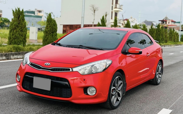 Kia Cerato 2 cửa ‘mua 1 tỷ bán còn lâu mới tới 4 đồng’, chủ xe cam kết nhập Hàn, zin từ A-Z