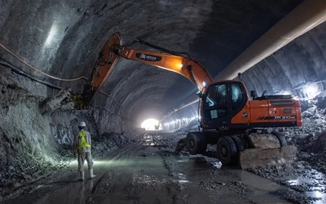 Từng quyết đào hầm 6,2km lập kỷ lục Đông Nam Á nhưng phụ thuộc công nghệ ngoại, nay Việt Nam nắm được bí kíp, tự tin xây hầm có địa chất kỳ lạ chưa từng thấy