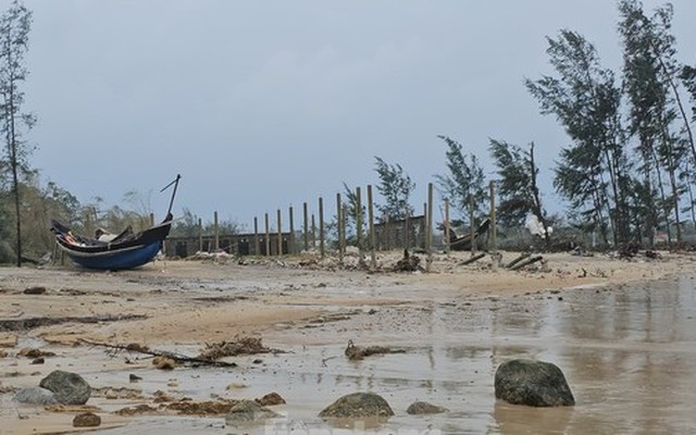 Huy động thiết bị bay không người lái hỗ trợ khảo sát, ứng phó mưa lũ ở Trung Bộ