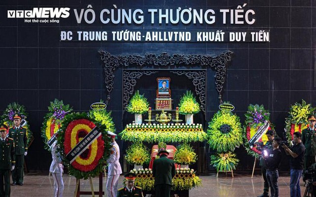 Xúc động lễ tang Trung tướng, Anh hùng Lực lượng vũ trang Khuất Duy Tiến