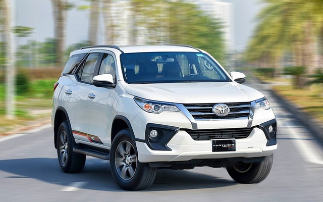 Toyota Fortuner sắp được nâng cấp, bổ sung phiên bản xăng mới giá rẻ