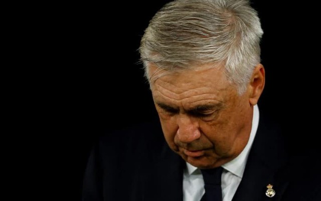 HLV Ancelotti nhận tin dữ sau trận thua AC Milan