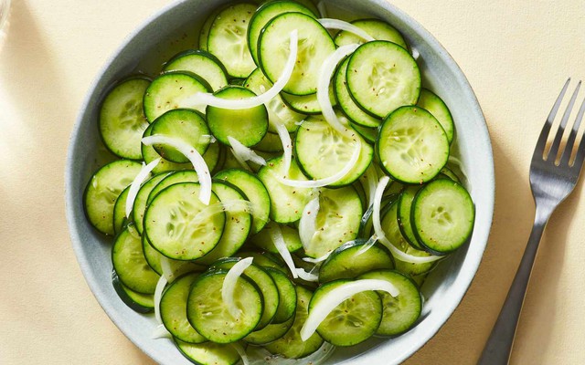 Trong dưa chuột có một ‘siêu thực phẩm’ cực tốt cho xương, ai không biết mà bỏ đi thì rất phí