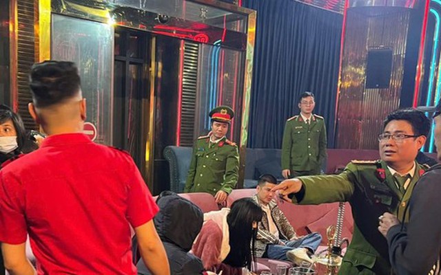 Cảnh sát kiểm tra cơ sở giải trí 'hot' nhất nhì Vĩnh Phúc