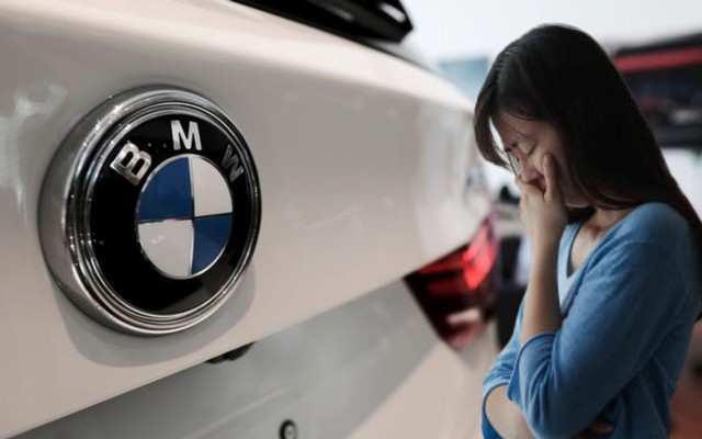 Đặt cọc gần 200 triệu đồng mua BMW nhưng 8 năm sau mới nhớ ra, người phụ nữ đến mua xe thì cửa hàng phản hồi: “Chị phải bồi thường cho chúng tôi”