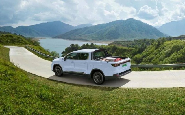 Hãng xe xây nhà máy 4.100 tỷ tại Việt Nam ra mắt đối thủ Ford Ranger: giá siêu rẻ chỉ từ 350 triệu đồng, đi Hà Nội - Quảng Bình chỉ trong một lần sạc