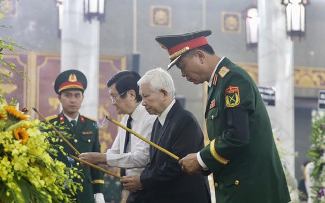 Lãnh đạo, nguyên lãnh đạo Đảng, Nhà nước viếng, chia buồn trước sự ra đi của 12 liệt sĩ