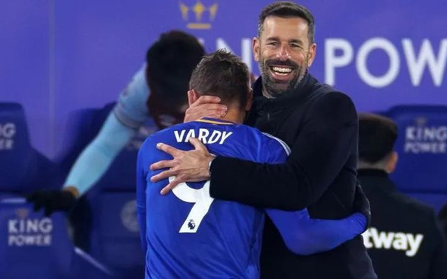 Bùng nổ trở lại dưới thời Van Nistelrooy, Jamie Vardy đã trở lại như một huyền thoại