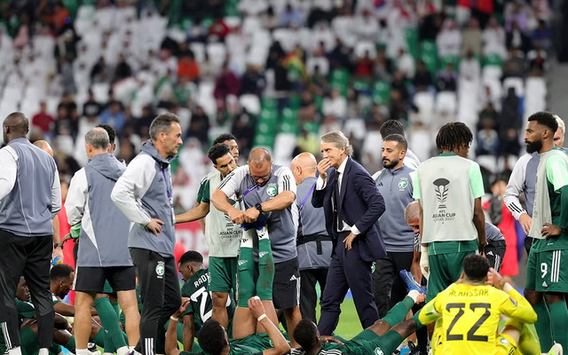 Asian Cup 2023: HLV Roberto Mancini xin lỗi vì bỏ ra ngoài - trước... lượt sút luân lưu thất bại của Saudi Arabia