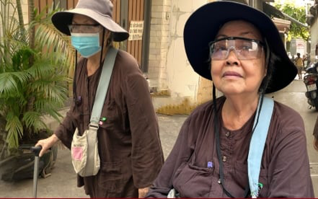 Cô đào Trang Thanh Xuân: ‘Chỉ mong mỗi ngày bán hết 50 tờ vé số’