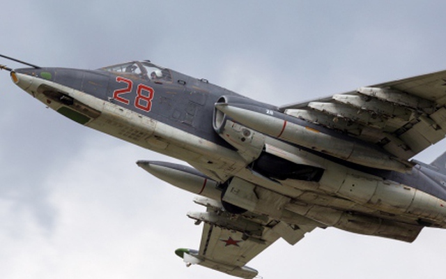 Chiến đấu cơ Su-25 của Nga xuất kích, tấn công mục tiêu ngụy trang của Ukraine