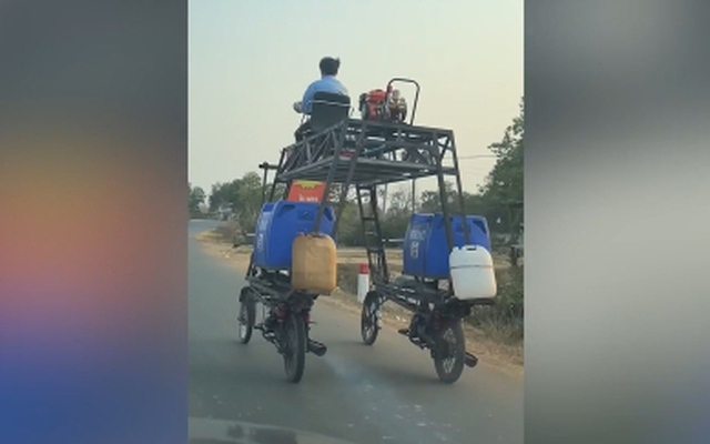 Kỳ lạ chiếc xe 'trơ xương' xuất hiện trên đường phố Campuchia
