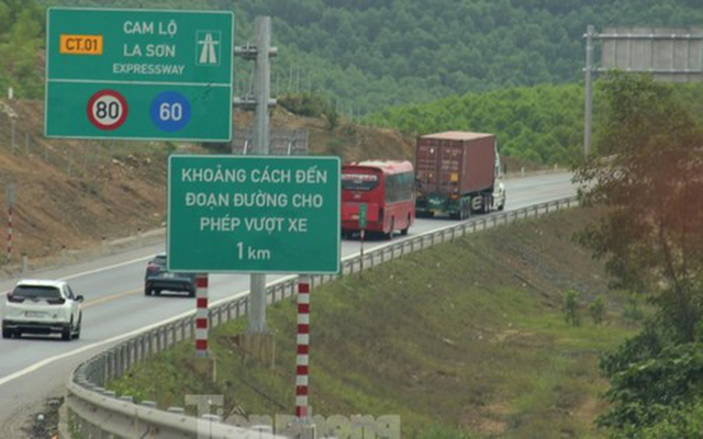 Để hạn chế nguy cơ gây tai nạn trên cao tốc Cam Lộ - La Sơn: Sẽ điều chỉnh phương án giao thông