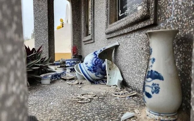 Công an tìm kẻ đập phá hơn 40 ngôi mộ ở Hà Nội