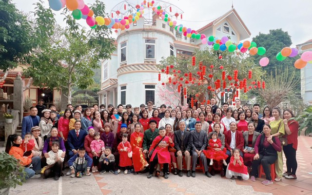 Đại gia đình ở Thái Nguyên có 160 người: Họ hàng quên tên nhau, chóng mặt vì khoản phát lì xì