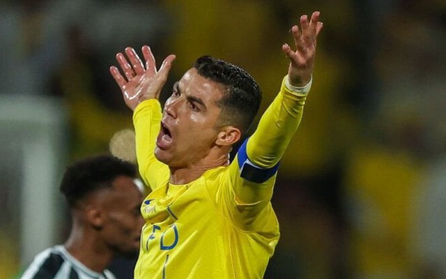 Ronaldo ăn mừng phản cảm, đối thủ gửi đơn kiện