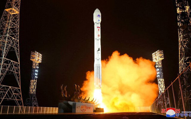 Vệ tinh quân sự Triều Tiên bất ngờ thay đổi quỹ đạo