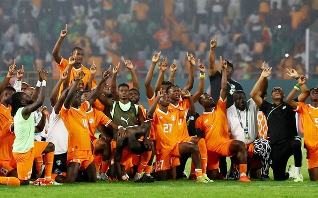 AFCON 2023: Chủ nhà Bờ Biển Ngà ngược dòng vào bán kết