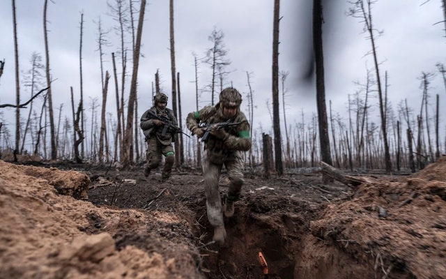 Nga tung hỏa lực dồn dập, Ukraine chật vật dựng tuyến phòng thủ
