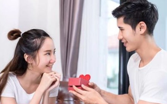 Hàng xóm cướp chồng tôi, giờ lại nhăm nhe bạn trai mới của tôi