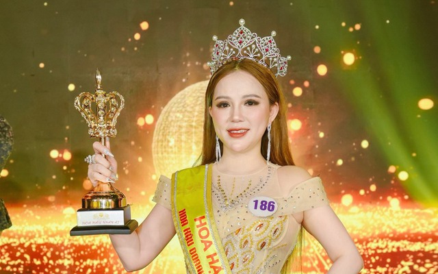 Doanh nhân Nguyễn Thị Bình đoạt danh hiệu Hoa hậu Nhân ái cuộc thi Hoa hậu Doanh nhân Việt Nam 2024