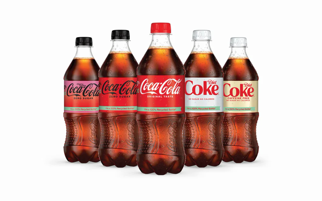 Coca Cola giao diện mới: Chai nhựa 100% tái chế thân thiện môi trường