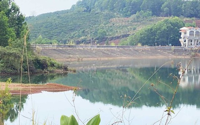 Lâm Đồng: Phát hiện thi thể phụ nữ nổi trên hồ Cai Bảng