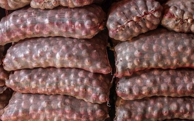 Nước xuất khẩu rau quả lớn nhất thế giới gia hạn lệnh cấm, loại củ giá rẻ bán đầy chợ Việt lại chuẩn bị lên cơn sốt giá