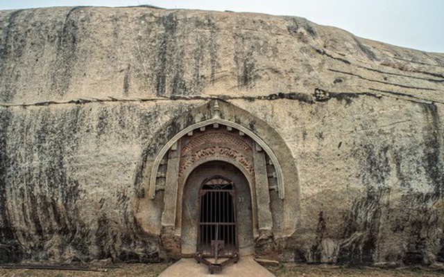 Hang Barabar: Nơi ẩn giấu một nền văn minh cổ đại chưa được biết đến?