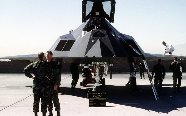 Làm thế nào Nam Tư bắn hạ máy bay tàng hình F-117 Mỹ?