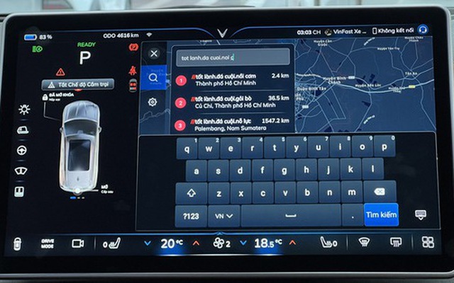 Chủ xe VinFast VF 8 và VF 9 chưa chắc đã biết tính năng ẩn này: Tìm vị trí chính xác trên bản đồ bằng câu lệnh 3 từ mà không cần địa chỉ
