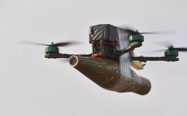 Cách UAV giá rẻ Nga đối phó "quái vật bọc thép" triệu đô của Mỹ ở Ukraine