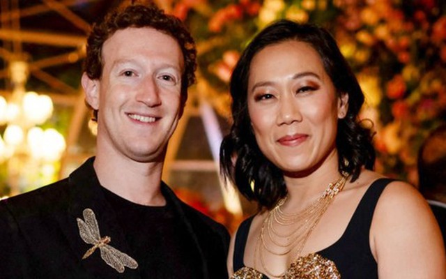 Ông chủ Facebook Mark Zuckerberg và vợ gây chú ý ở tiệc cưới 120 triệu USD
