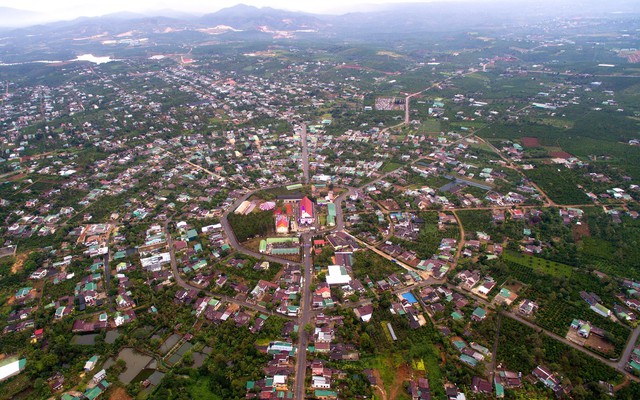 Bất ngờ với ngôi làng Việt hình bát quái: Hình thành từ nghị lực của người dân, 70 năm vẫn không đổi